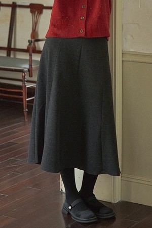 Minimal a-line skirt