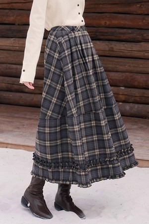 Edge plaid skirt