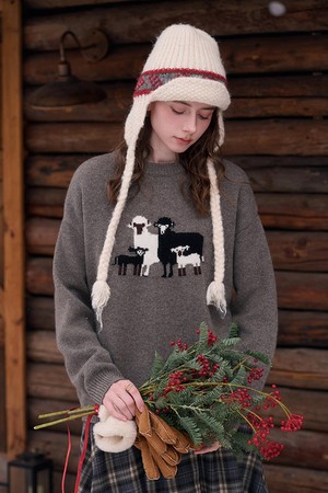 Soft glutinous lamb sweater
