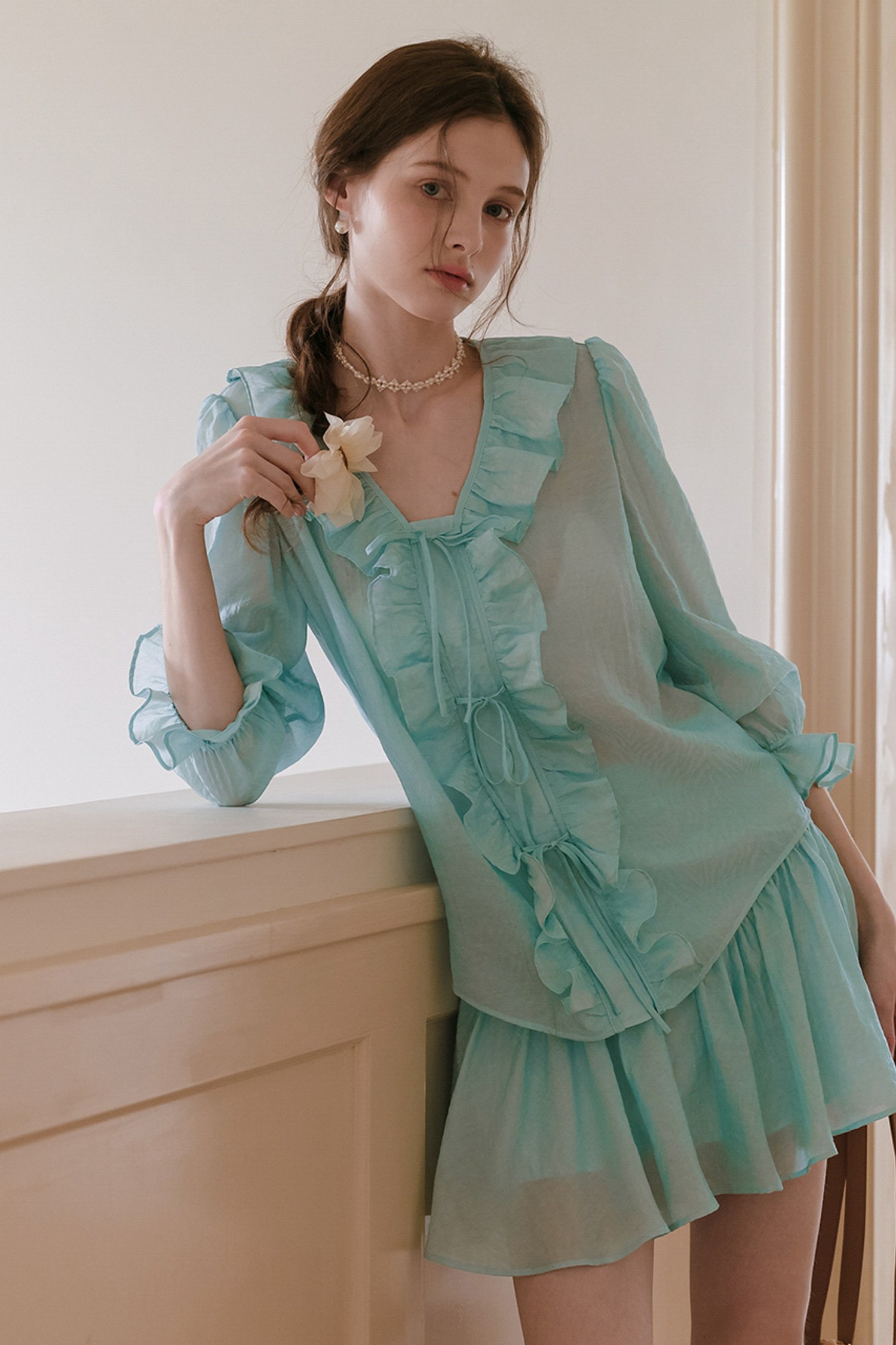 ワンピース [Cest Moidew] Ribbon collar ruffled dress Cest Moidew Top | Modalova
