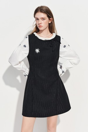 String ribbon sleeveless dress