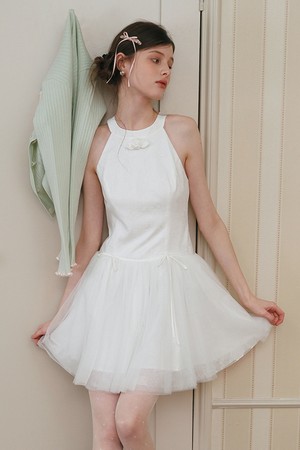 Mesh layer halter neck dress