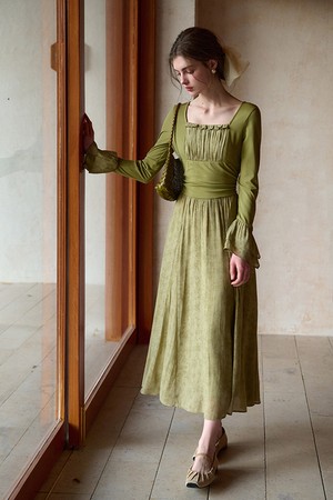 SR_Square neck flared dress