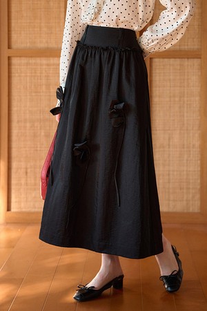 SR_Nail beads black skirt