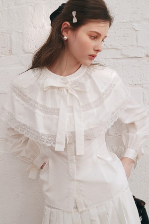 Romantic cape slim blouse