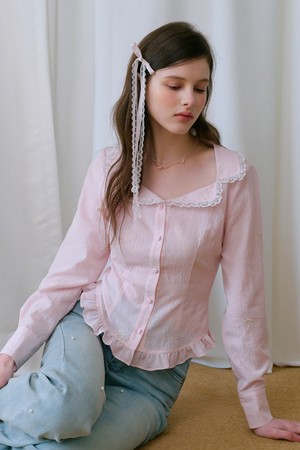 Frill collar slim blouse