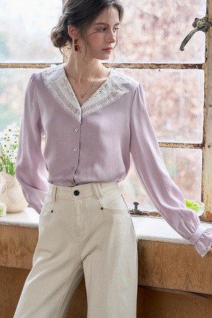 Lace lapel long-sleeve blouse