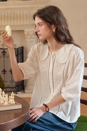 Lace doll collar blouse