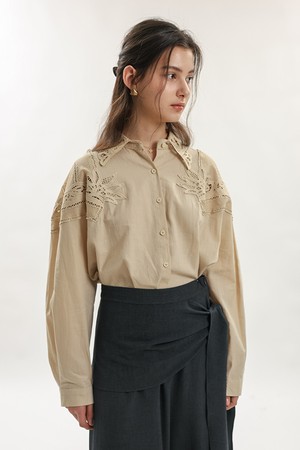 Floral embroidery shirt_BEIGE