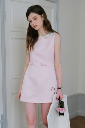 Bow collar sleeveless dress