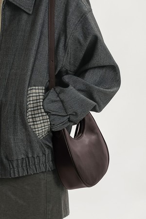 Daily half moon shoulder bag_DARK BROWN