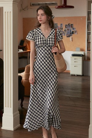 Lace navy collar check dress