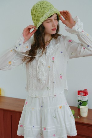 Flower lace frill blouse