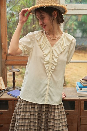 Ruffled collar short blouse