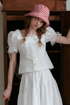 Cest_Embroidered lace trim blouse