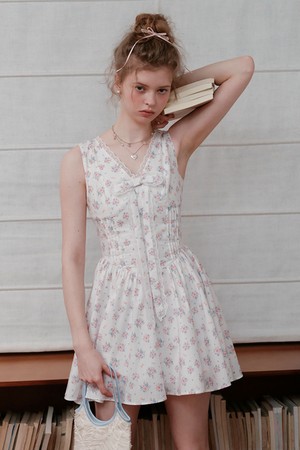 Cest_Floral v-neck sleeveless dress