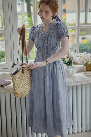 Ruffle v-neck button dress