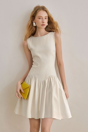 Sleeveless puffy dress