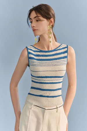 Sleeveless knit top