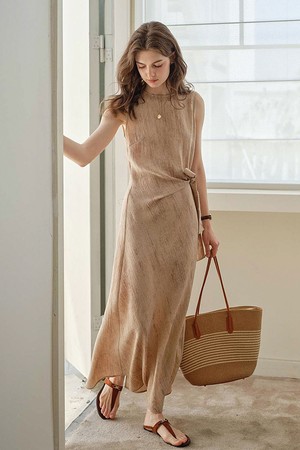 Strap-on waist dress