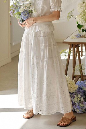 Puff sleeve heavy skirt