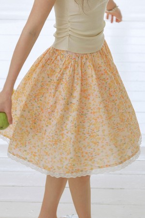 Floral lace trim mini skirt