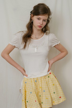 Simple top and sleeveless two-piece set