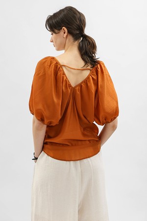 Drape neck puff sleeve blouse_2color