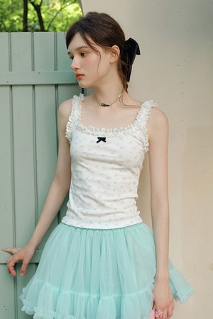 Floral lace sleeveless top