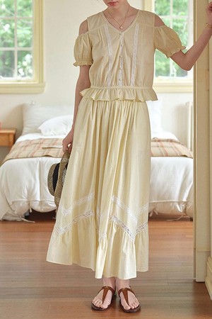 Lace midi skirt