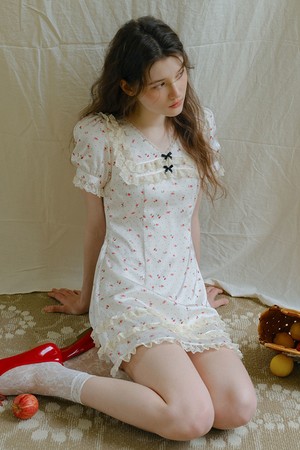 Pattern lace satin dress