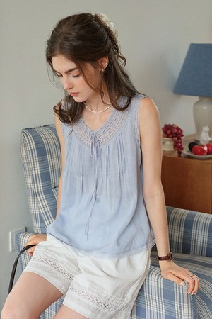 Lace sleeveless tank top