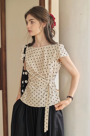 Sleeve tie dot top