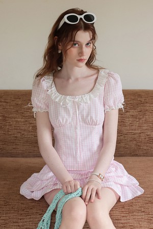 Gingham lace puff sleeve blouse