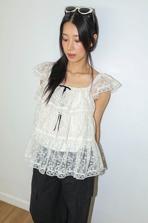 Tiered lace sleeveless blouse