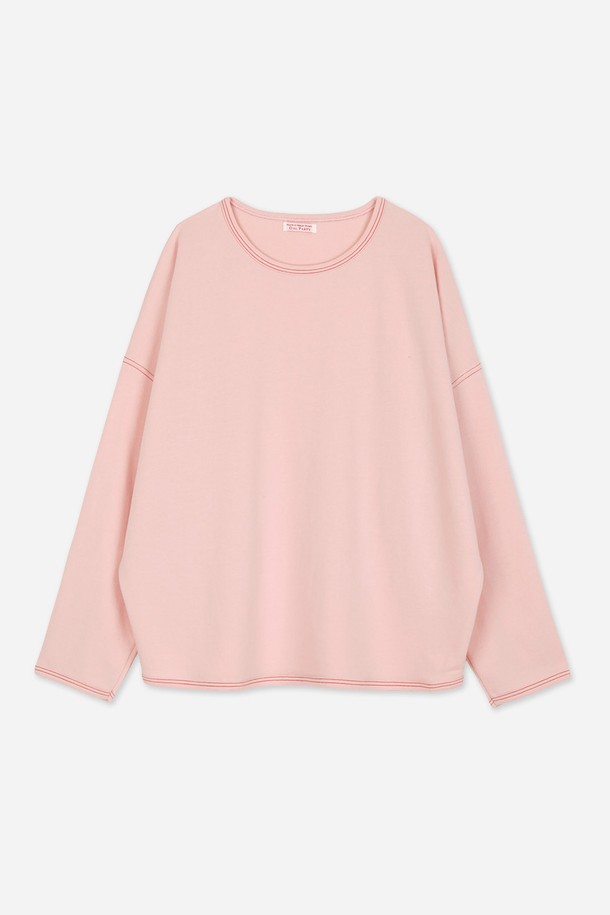 달파티 헤이즐티는 여성용 릴랙스핏 긴소매 라운드넥 상의입니다. 부드러운 촉감의 무지 면 100% 소재로 제작되었으며, 봄, 여름, 가을 계절에 걸쳐 활용 가능합니다. 파스텔톤 컬러와 릴랙스한 핏으로 베이직하고 캐주얼한 스타일을 연출하며, 집콕룩이나 산책룩으로 편안하게 착용할 수 있습니다. 텀블워싱 및 렌타 가공을 거쳐 세탁 후 변형을 최소화하여 오랫동안 즐겨 입을 수 있는 원마일웨어입니다.
