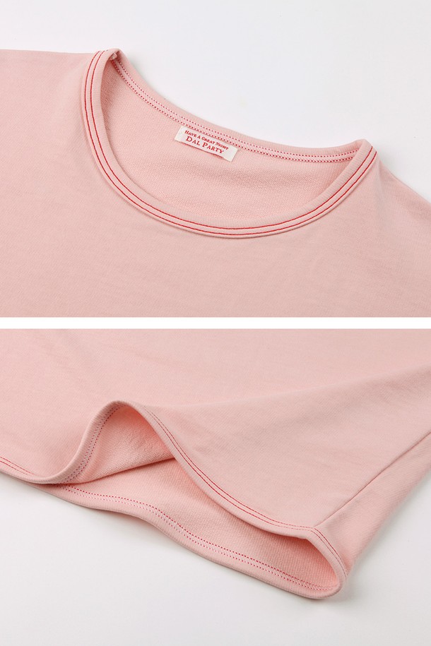 달파티 헤이즐티는 여성용 릴랙스핏 긴소매 라운드넥 상의입니다. 부드러운 촉감의 무지 면 100% 소재로 제작되었으며, 봄, 여름, 가을 계절에 걸쳐 활용 가능합니다. 파스텔톤 컬러와 릴랙스한 핏으로 베이직하고 캐주얼한 스타일을 연출하며, 집콕룩이나 산책룩으로 편안하게 착용할 수 있습니다. 텀블워싱 및 렌타 가공을 거쳐 세탁 후 변형을 최소화하여 오랫동안 즐겨 입을 수 있는 원마일웨어입니다.
