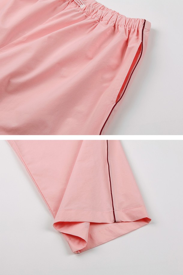 달콤한 꿈을 선사할 '달파티 스윗캔디 파자마세트'입니다. 부드러운 면 소재로 제작되어 흡습성이 뛰어나 편안한 수면을 도와줍니다. 핑크 컬러의 무지 디자인에 카라넥, 반소매, 파이핑 디테일이 더해져 로맨틱한 무드를 연출합니다. 버튼 여밈 방식의 상하의 세트로 구성되어 집콕룩으로 활용하기 좋습니다. 봄, 여름 시즌에 어울리는 여성 파자마 세트로, 미니멀하면서도 캐주얼한 스타일을 즐겨보세요.
