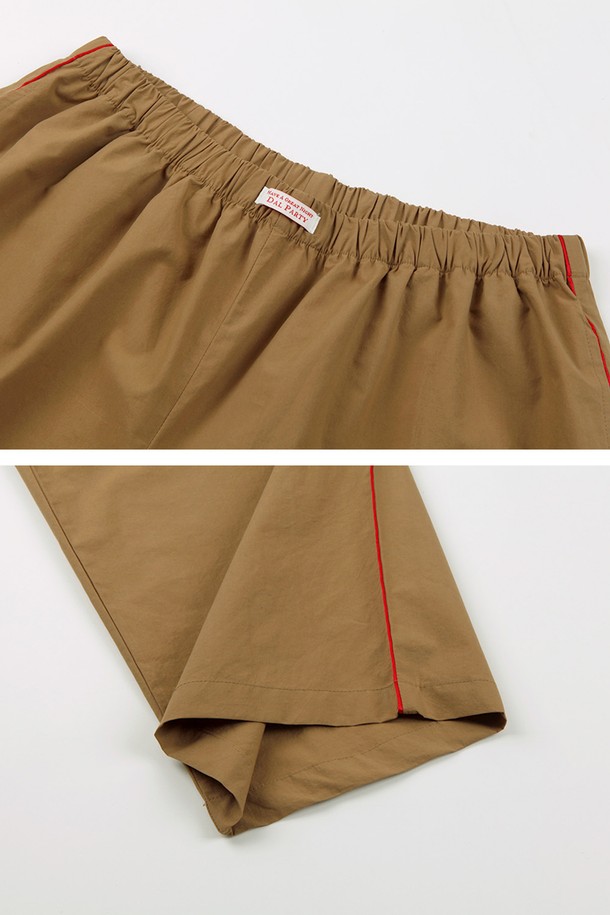 달파티 카멜캔디 파자마세트는 부드러운 면 소재로 제작되어 편안한 수면을 돕는 여성용 파자마 세트입니다. 카멜 컬러의 무지 디자인으로 미니멀, 클래식, 캐주얼 스타일을 연출하며, 집콕룩으로 활용하기 좋습니다. 카라넥과 반팔 디자인으로 깔끔한 외관을 자랑하며, 상하의 세트로 구성되어 실용적입니다. 사계절 내내 착용 가능하며, 심플한 디자인으로 편안함을 추구하는 분들께 추천합니다.
