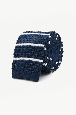 [코디갤러리 by STCO]스트라이프 니트 타이_네이비_CNTWZ11BTN