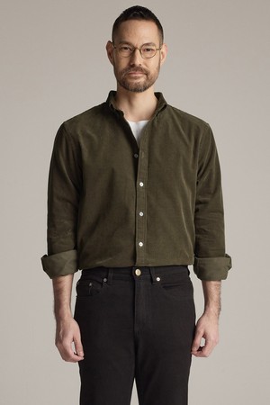 니들코드 버튼다운 셔츠_카키(레귤러핏)_JDSXZ91CSK