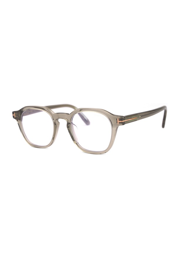 톰포드 TF6013KB 045 스퀘어 뿔테 오버사이즈 블루라이트 차단 안경테는 브라운그레이클리어와 골드 컬러로 제공되는 안경테입니다. 플라스틱과 메탈 소재의 조합으로 제작되었으며, 유광 프레임 마감과 T자 로고 디자인이 특징입니다. 블루라이트 차단 기능이 있어 오피스룩, 데이트룩, 카페룩 등 다양한 TPO에 활용하기 좋으며, 클래식, 미니멀, 시크 스타일을 추구하는 분들께 추천합니다. 34g의 가벼운 무게로 편안하게 착용 가능하며, 특수 제작된 안경닦이가 함께 제공됩니다. 핸드메이드 제품으로, 강한 열과 액체에 민감하므로, 서늘한 곳에 보관하고 부드러운 천으로 관리해야 합니다.
