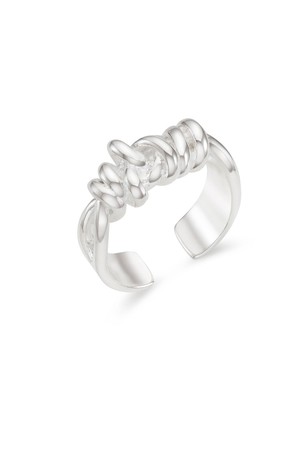 Twist band ring