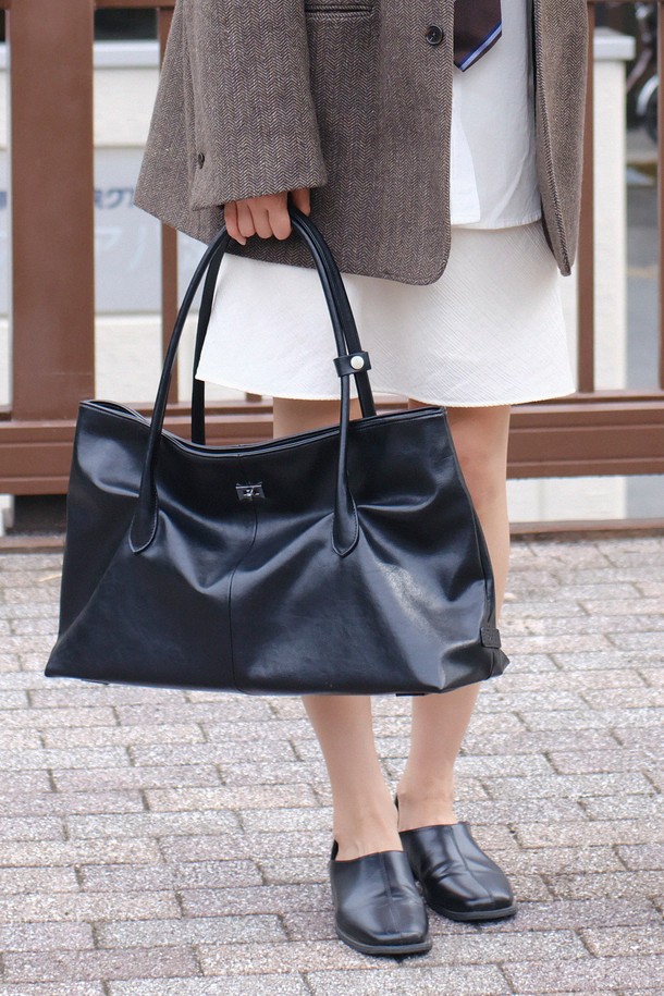 DENU - 숄더백 - VENTO Bag [Black]