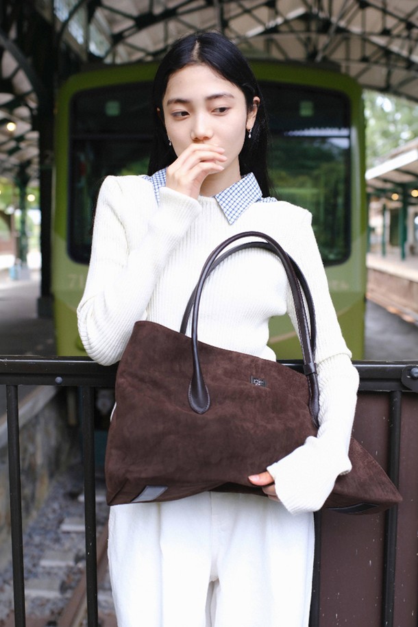 DENU - 숄더백 - VENTO Bag [Suede Brown]
