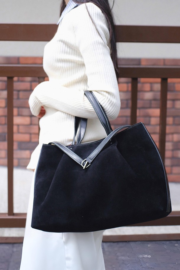 DENU - 숄더백 - POEGA Bag [Suede Black]