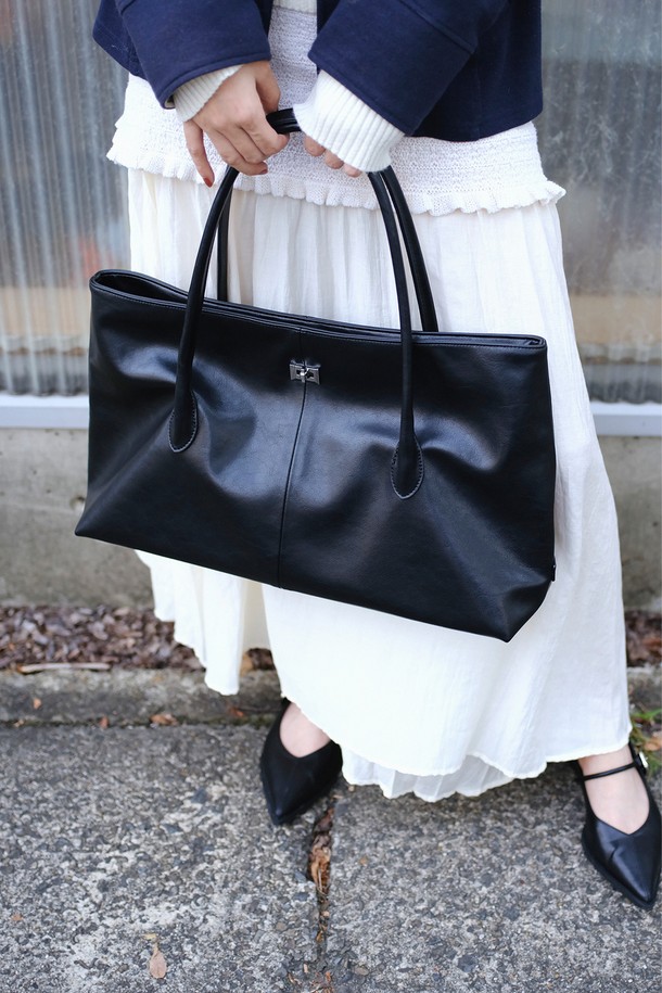 DENU - 숄더백 - VENTO Bag [Black]