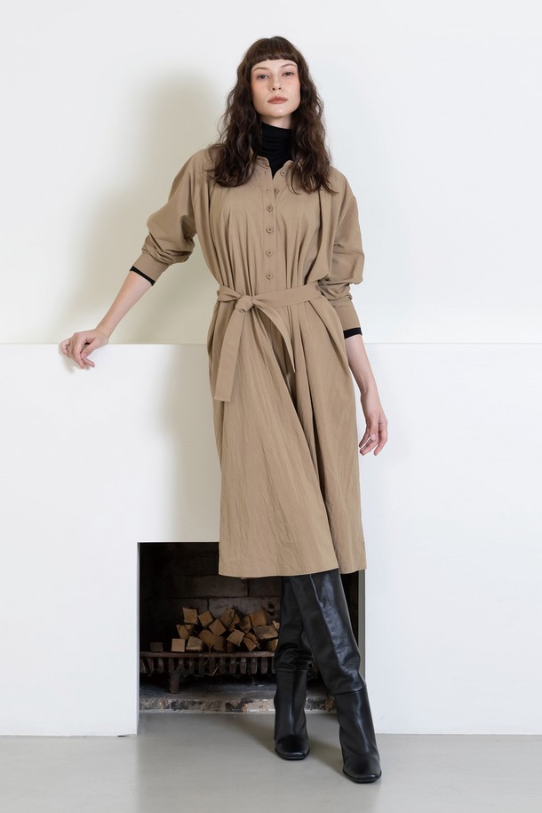 cordinary - 긴소매 원피스 - Side button detail belted oversize dress - beige