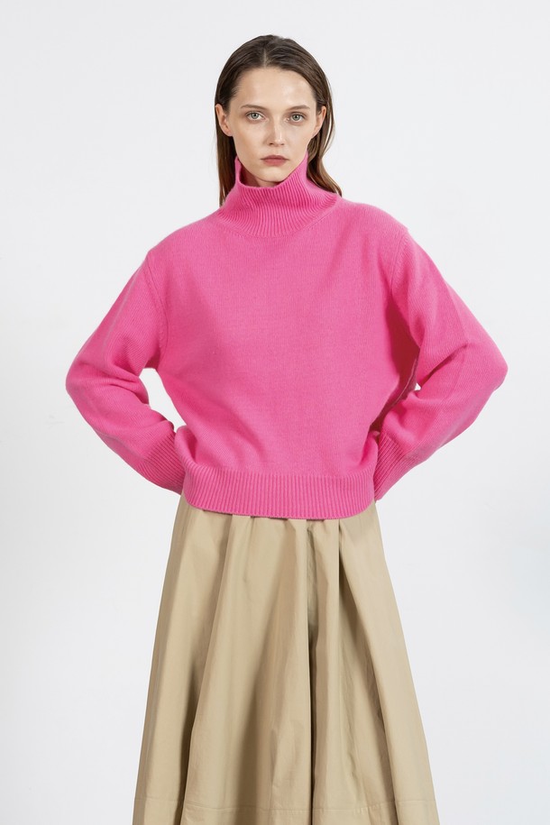 cordinary - 스웨터 - Extra fine wool slit turtle-neck - pink