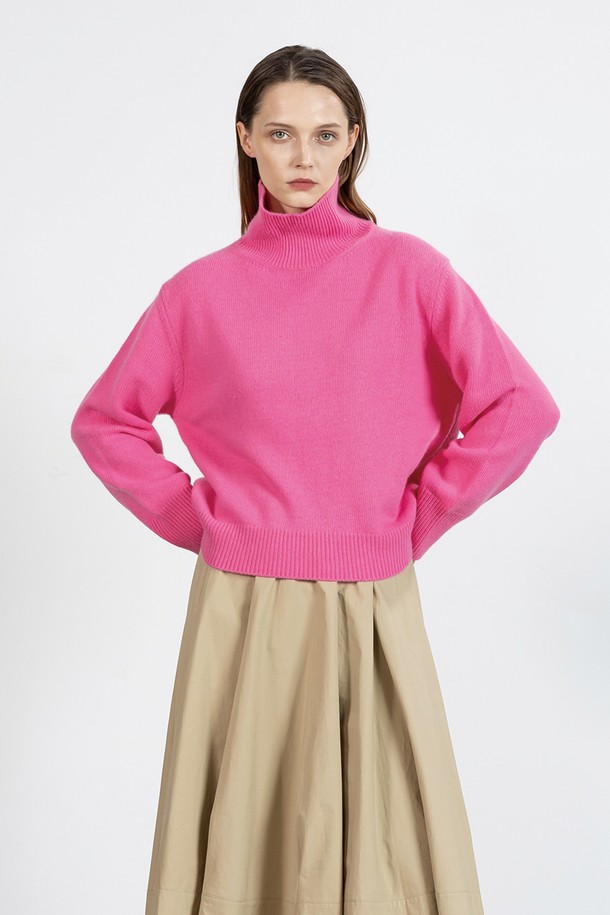 cordinary - 스웨터 - Extra fine wool slit turtle-neck - pink